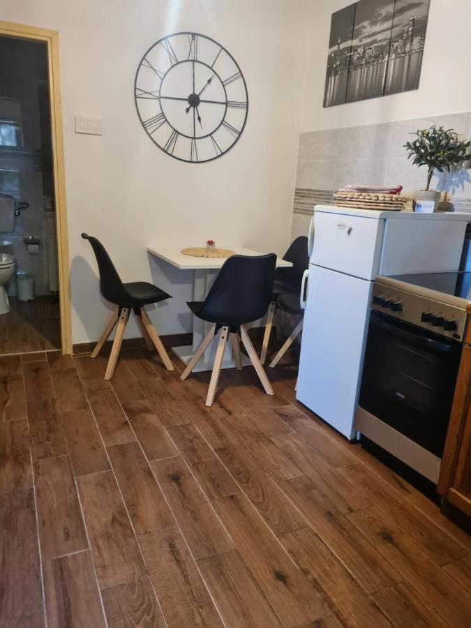 Apartment Sunshine Малий Лошинь Екстер'єр фото